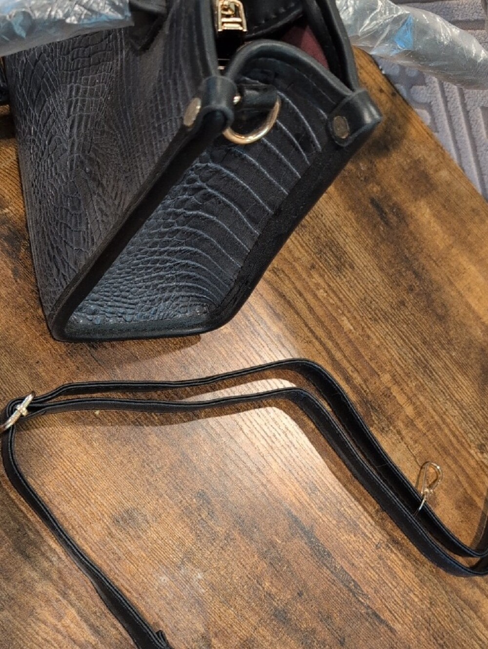 Black Croc-Embossed Tote Bag with Matching Crossbody - Picture 11 of 11